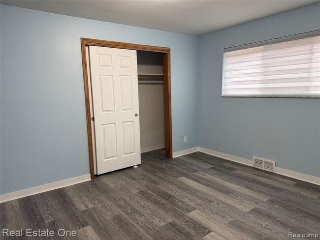 Building Photo - 6421 Oakman Blvd