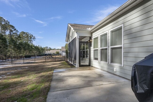 Building Photo - Spacious 3 Bed 2 Bath -The Landings At New Riverside