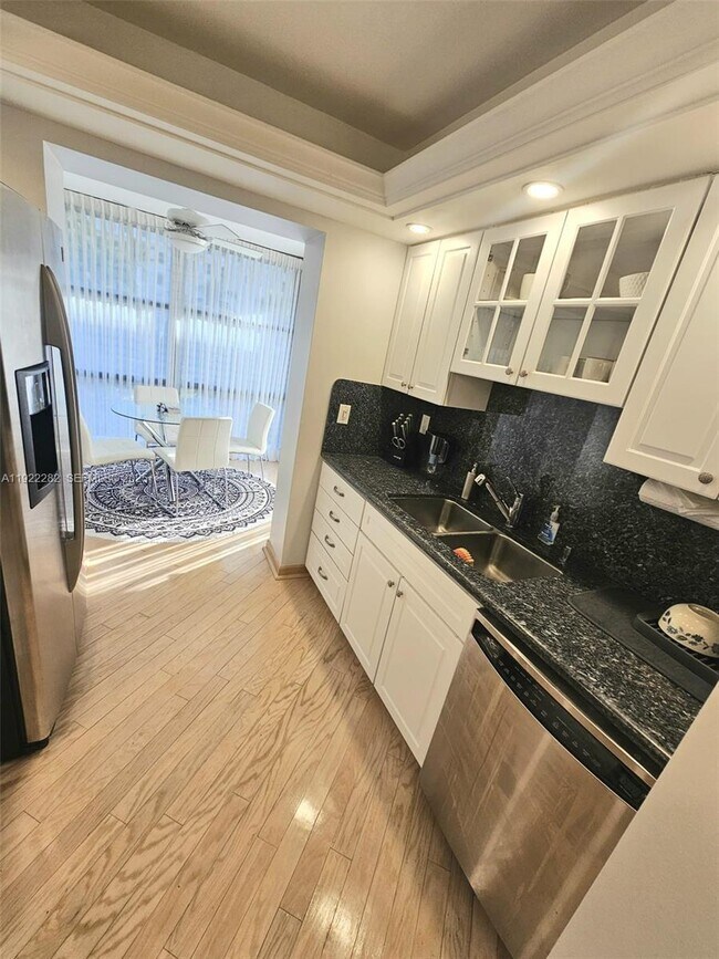 Building Photo - 3200 S Ocean Blvd