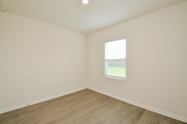 Building Photo - 27314 Clear Breeze Dr