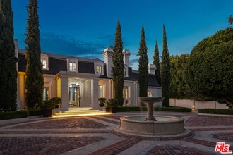 Building Photo - 10847 Bellagio Rd