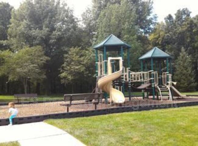 Building Photo - 10264 Cumberland Pointe Blvd