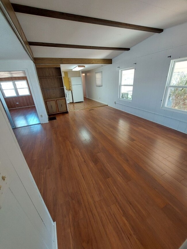 Building Photo - 55+ Community Home in Saralake Estates – 2 Bed / 2 Bath