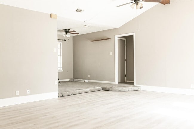Building Photo - 216 Warbonnet Trail