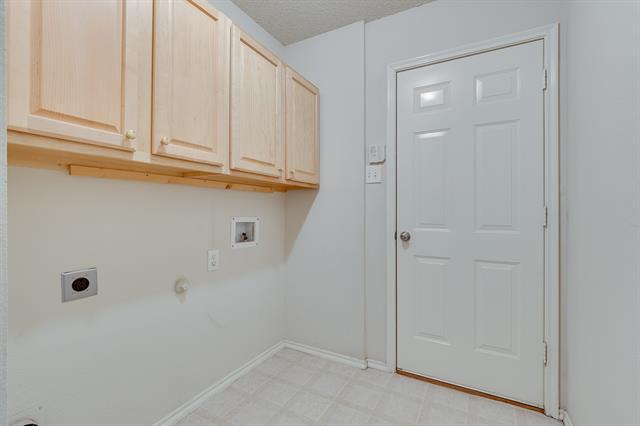 Building Photo - 6529 Graceland Dr