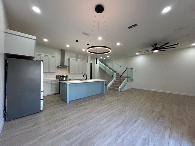 Building Photo - 6317 Krone Ln