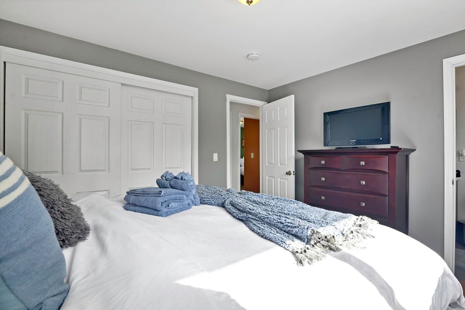 Building Photo - 9813 62nd Ave S