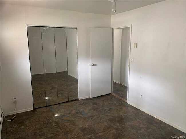 Building Photo - 347 Taylor Ave