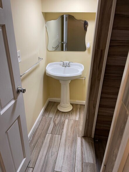 Basement bathroom - 2309 Avalon Ave