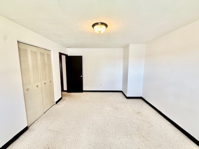 Building Photo - 65 Woodlawn Ave