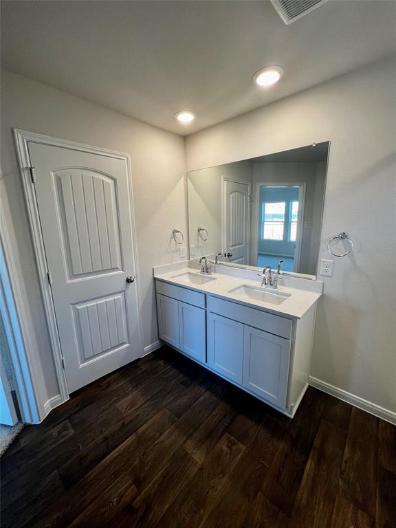 Building Photo - 316 Abbey Ln