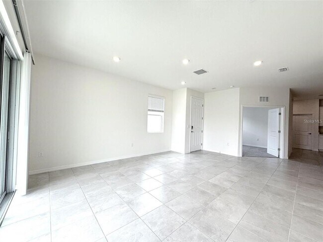 Building Photo - 4730 NW 39th St Rd