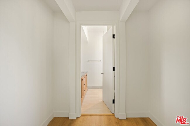 Building Photo - 2671 Benedict St