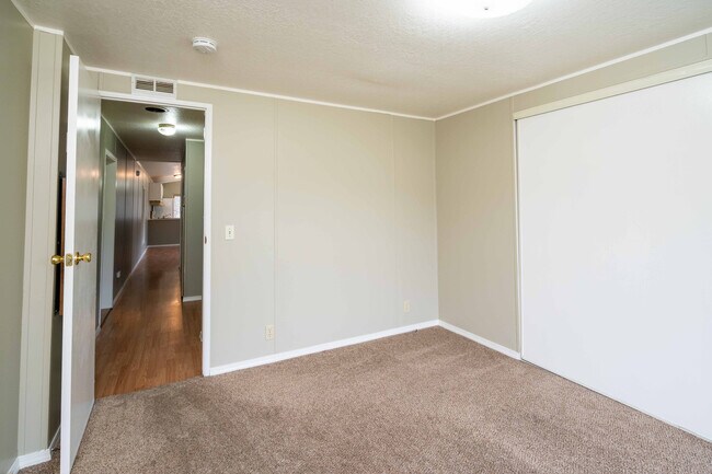Building Photo - Country Living on a Private Acreage in Camas  - 2 Bedroom 1 Bath Manufactured Home