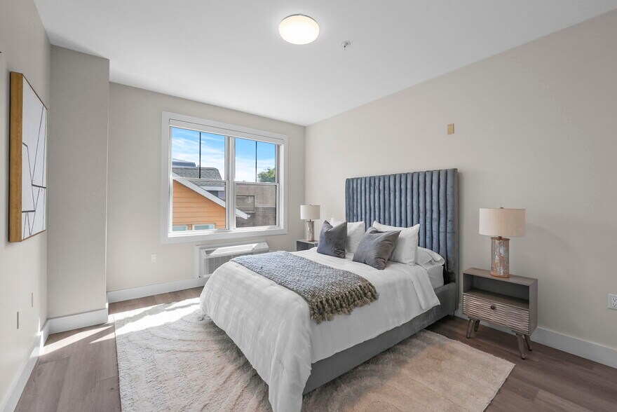 Building Photo - 2021 Jones Rd