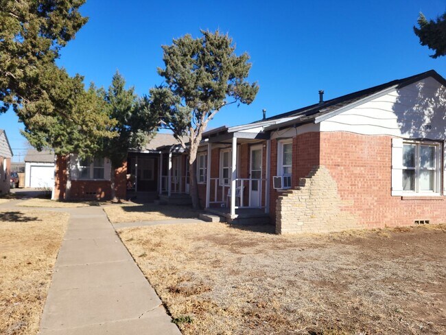 Building Photo - 1210 SW 10th Ave