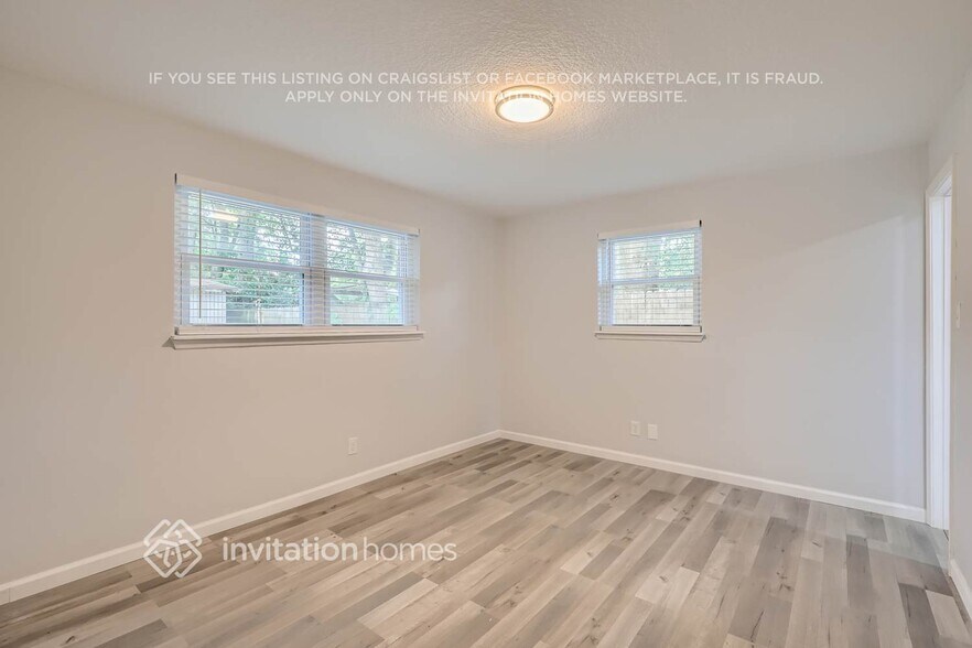 Building Photo - 7912 Argentine Dr W