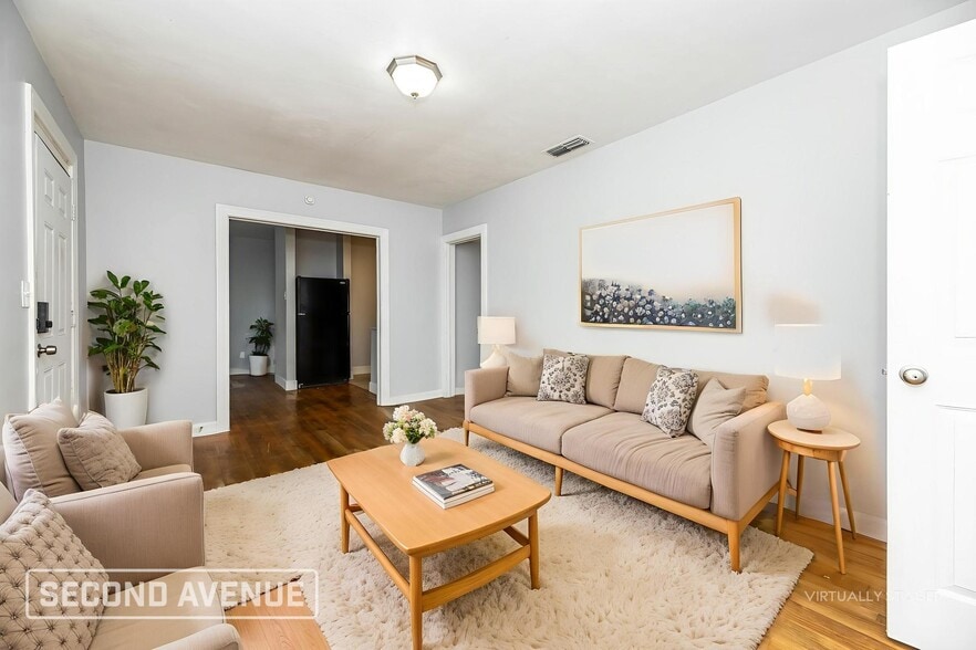 Building Photo - 2214 Wilson St