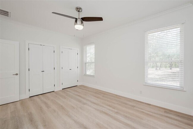 Building Photo - 3850 Bell Springs Rd
