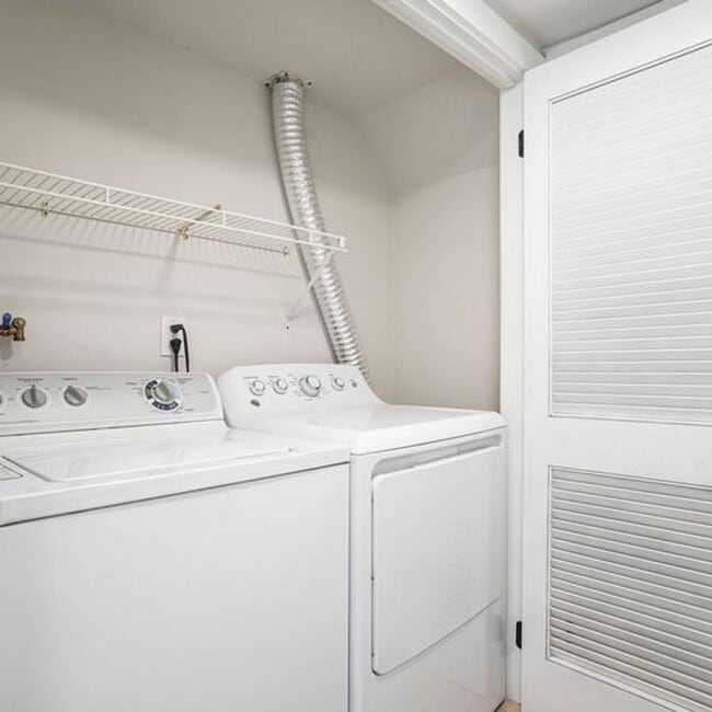 Building Photo - Beautifully updated 3 bedroom home in Ambler!!