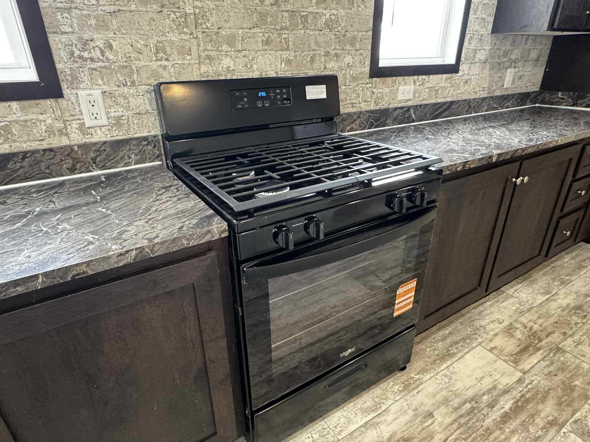 Building Photo - 48583 Pineview Dr