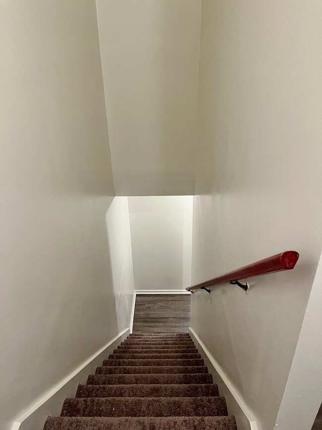 Building Photo - Renovated Home Near Virginia Tech