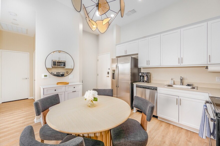 Building Photo - 3136 Meade Ave