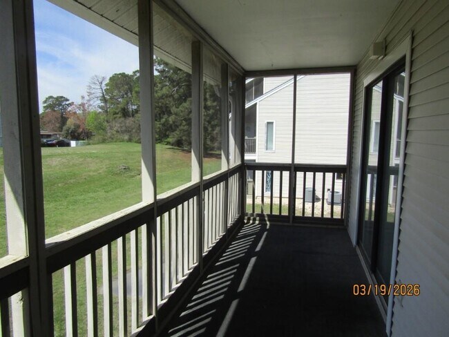 Building Photo - 1095 Plantation Dr