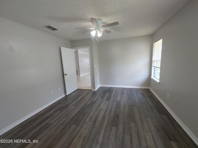 Building Photo - 7548 Cliff Cottage Dr