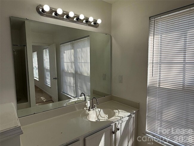 Building Photo - 1318 Nadies Ct