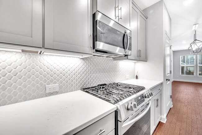 Building Photo - 526 Morrows Turnout Way