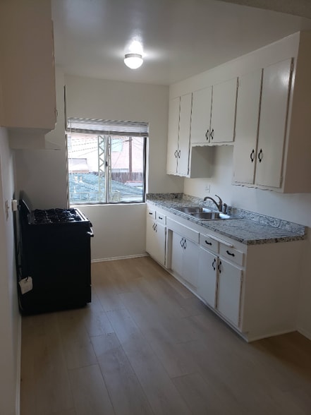 Building Photo - 1713 Scott Rd