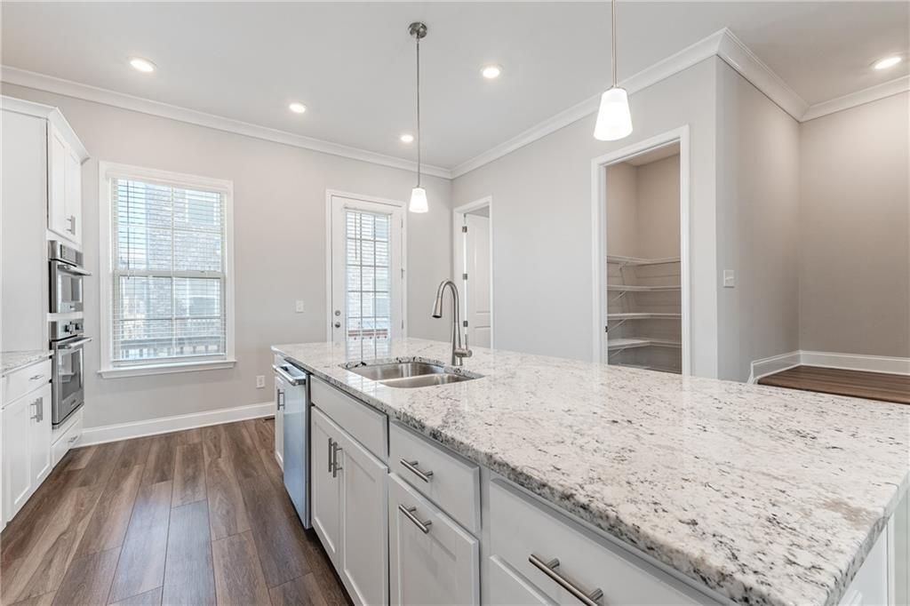 Building Photo - 5051 Pinckney Ln