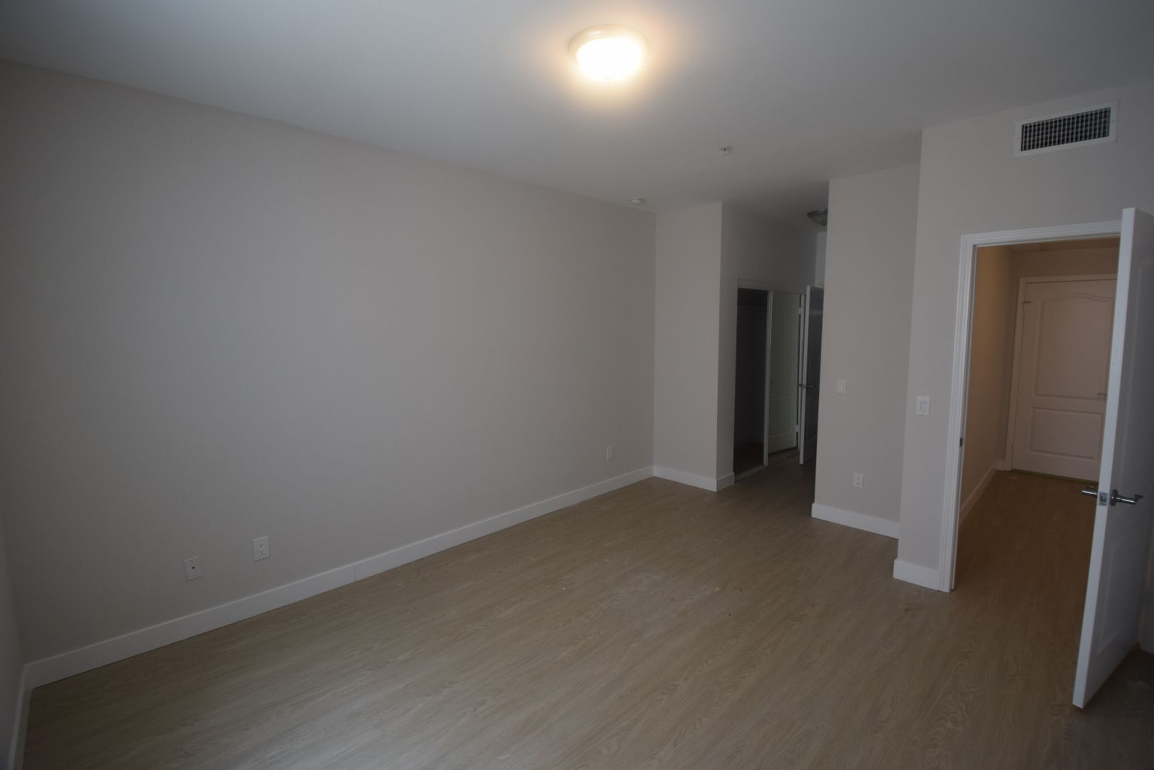 Building Photo - 7122 Amigo Ave