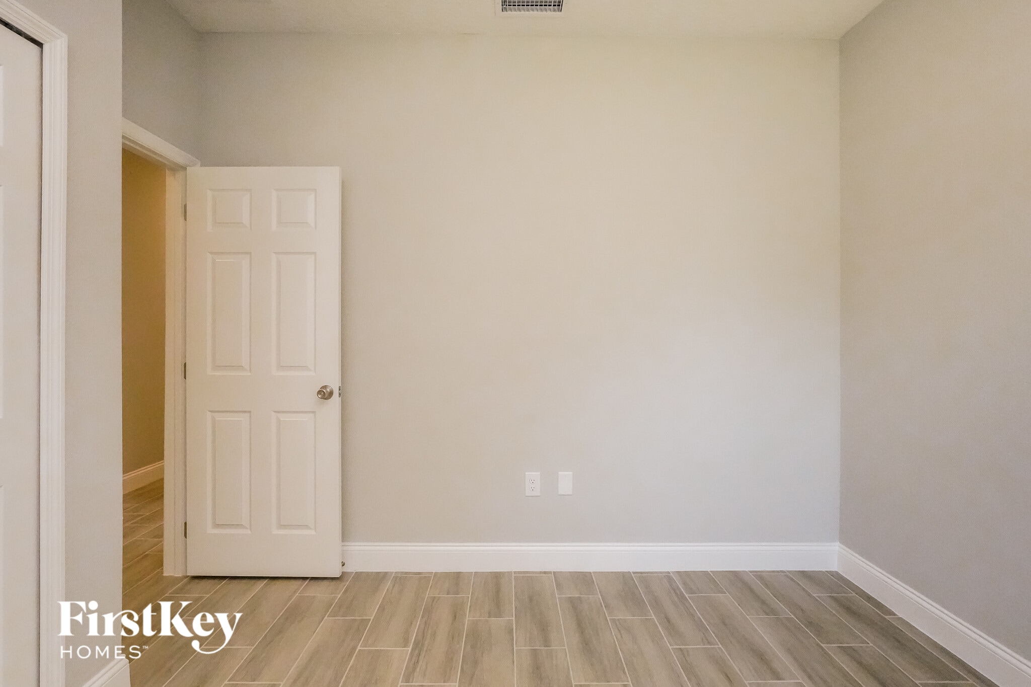 Building Photo - 453 Magpie Ct