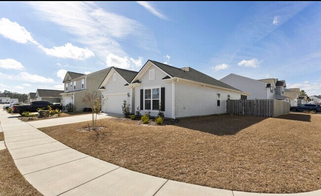 Building Photo - 6469 Lucerna Pl
