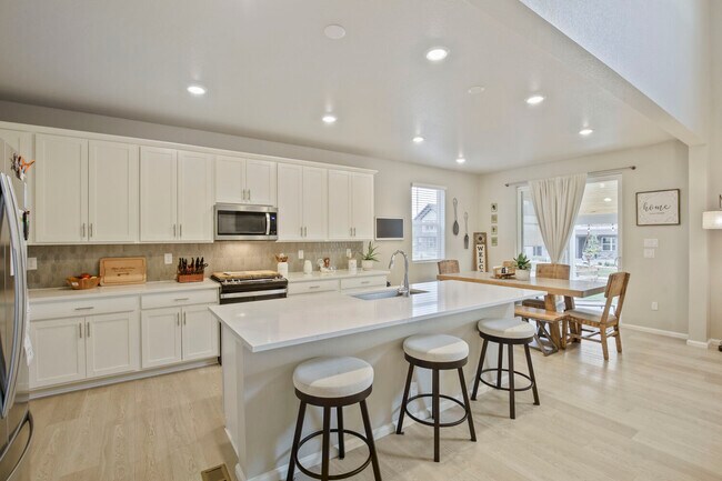 Building Photo - 1617 Colorado River Dr