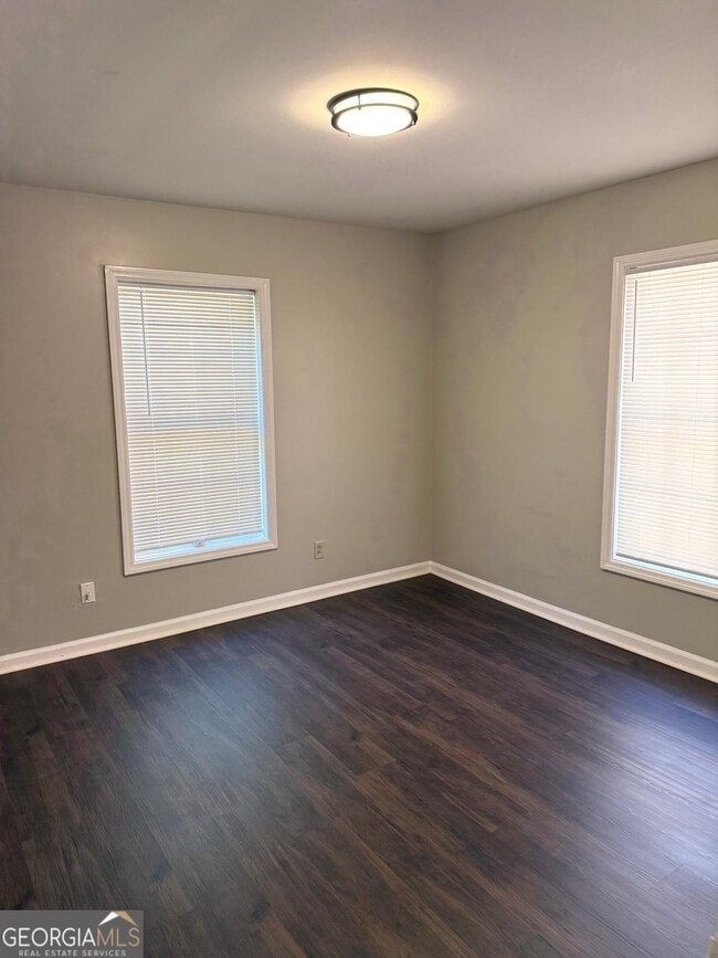 Building Photo - 1780 Elmwood Cir