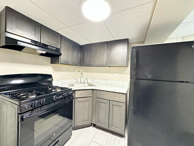 Primary Photo - 6766 Blakemore St