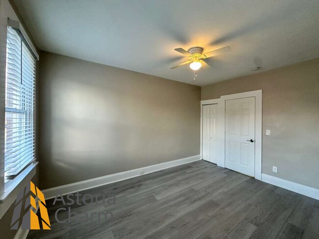 Building Photo - 3 Bedroom Rowhome with Deck and Updated Kitchen