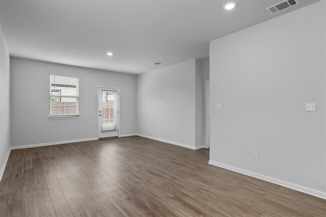 Building Photo - 10613 Ridan Wy
