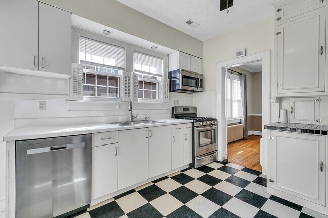 Building Photo - Call Sabrina Thomas at 757-767-0767 for more information