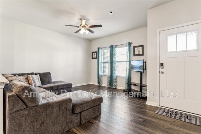 Building Photo - 1529 Stanford Ln