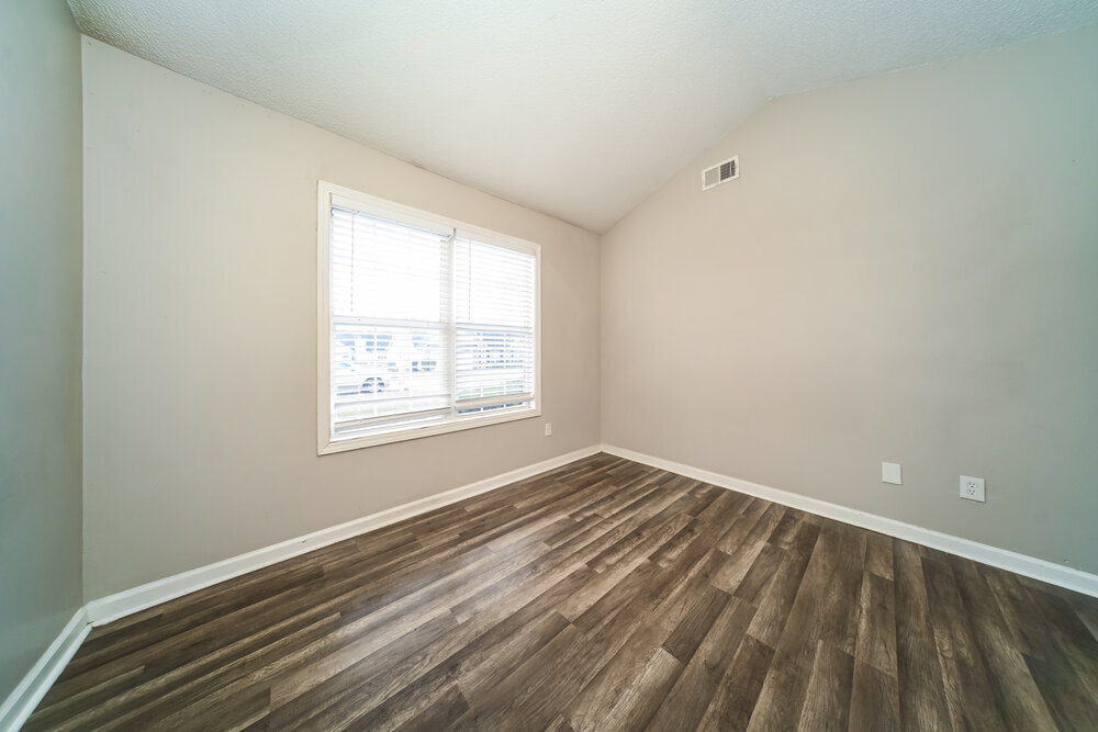 Building Photo - 303 Vineyard Ridge Ln