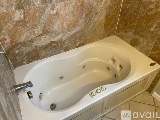 Building Photo - 3 Bedroom 2 Bathroom House In North Colleg...