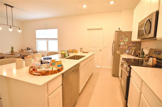 Building Photo - 2852 Haze Rd