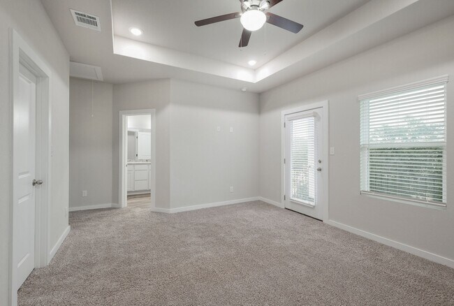 Building Photo - Luxurious 3/3.5 in The Preserve at the Dom...