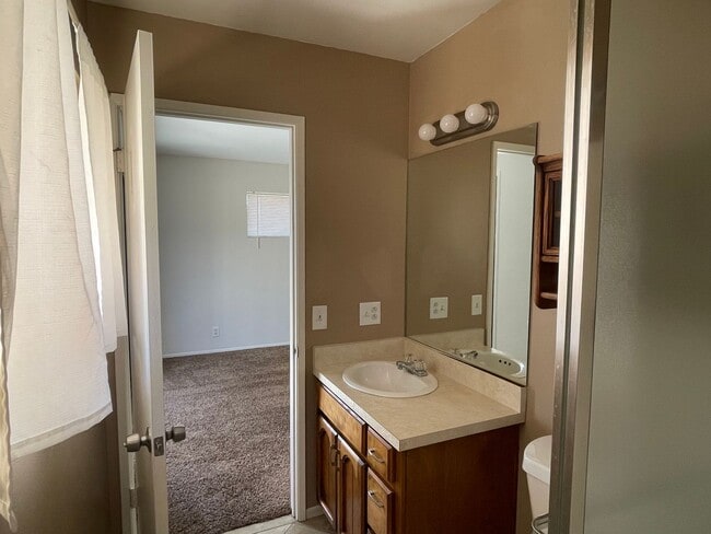 Building Photo - Charming Joshua Tree Village Home