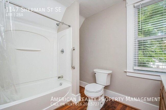 Building Photo - 1147 Sherman St SE