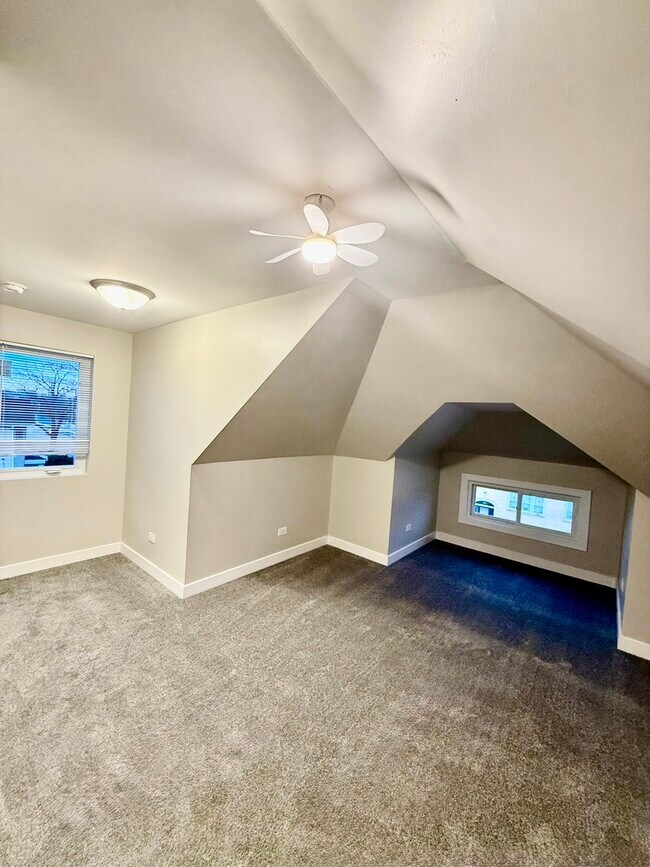 Building Photo - 146 S 9th Ave